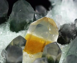 2.42lb New Find Green Phantom Quartz Crystal Cluster Mineral Specimen Healing - Picture 1 of 12
