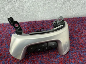 INTERRUPTOR DE CONTROL DEL VOLANTE LADO DERECHO CADILLAC ESCALADE ESV 6.2L 07-08 FABRICANTE DE EQUIPOS ORIGINALES - Imagen 1 de 5