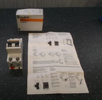 Merlin Gerin C100 15A DOPPELPOL SCHALTER 8136