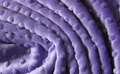 LAVANDA OSCURA MINKY ABRAZO HOYUELO PUNTO FELPA COSER EDREDÓN TELA ARTESANAL POR Y PRECORTADOS Foto 1 de 2