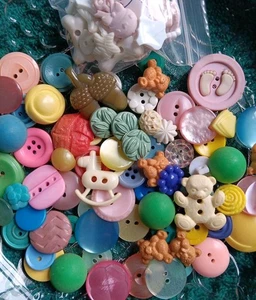 Figural & Vtg Buttons Lot E Variety Sizes, Colors, Types Crafts, Sewing, Mixed - Picture 1 of 5