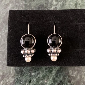 Sterling Silver Cabochon Onyx And Pearl Lever Back Earrings - Picture 1 of 6