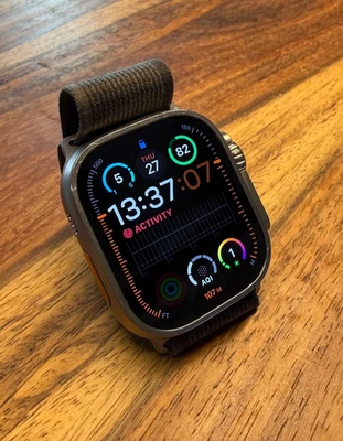 Apple Watch Ultra 2 Titan - gebraucht, voll funktionsfähig, Top Zustand - Bild 1 von 3