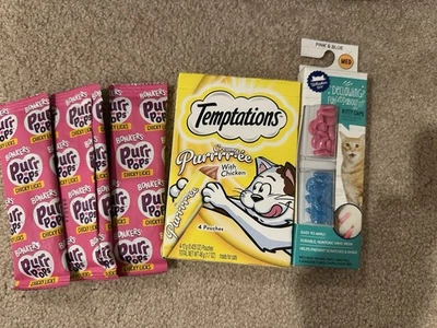 Temptations Lickable Creamy Cat Treats Puree-Chicken, Cat Claw Caps, PurrPops - Image 1 of 4