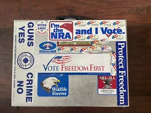 Valigetta vintage in metallo custodia pistola THE AMERICAN PRO custodia nordamericana NRA - Foto 1 di 9