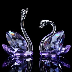 Juego de 2 estatuillas (púrpura) de par de cisnes de cristalería - Imagen 1 de 4