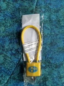 Mossberg Cable Gun Lock with 2 Keys New in Original Package - Picture 1 of 2