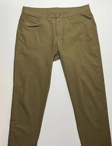 Pantalones rectos de hombre Lululemon ABC Classic Fit 5 bolsillos Warpstreme, 35x28, beige - Imagen 1 de 5