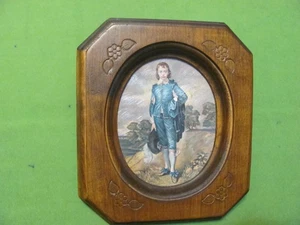 Pintura en miniatura vintage "El niño azul" en marco de madera 6,75" x 7,75" - Imagen 1 de 5