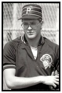 Joe Orsulak (1986) Pittsburgh Pirates Vintage Baseball Postcard Rd1
