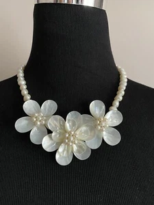 Collana 3 fiori gioielli perle d'acqua dolce Iris & Lily nuova con etichetta - Foto 1 di 7