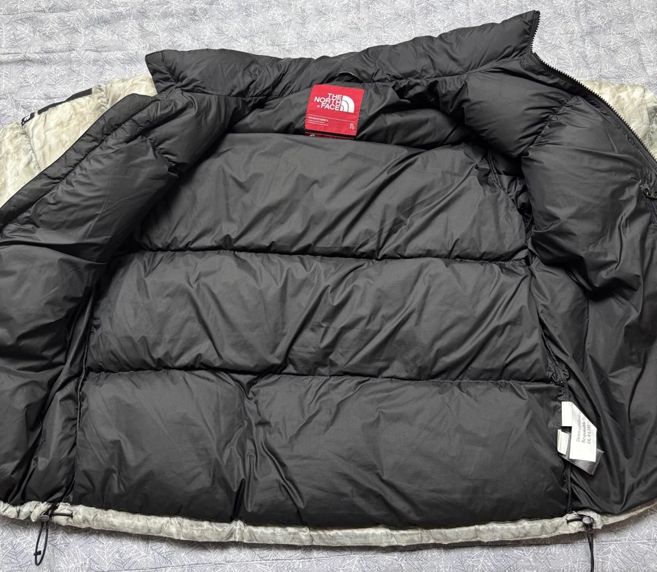 ****Auténtica impresión en papel Supreme x The North Face Nuptse FW 19 tamaño pequeño**** Foto 1 de 4
