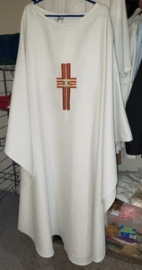 CLERGY PRIEST OFFICIANT CHASUBLE VESTMENT CHAGALL DESIGN WHITE W/UNIQUE CROSS - Picture 1 of 8