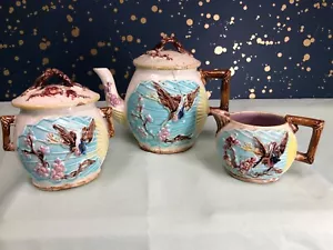 Antikes MAJOLIKA TEESERVICE 3-teilig KOLIBRI DESIGN ~ alles UNVOLLKOMMEN zum restaurieren - Bild 1 von 23