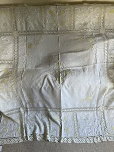 "Antigua cubierta de lino pesado bordada a mano para cama/mesa 74x72"" borde de ganchillo" - Imagen 1 de 10