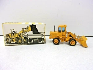 VINTAGE GESCHA CATERPILLAR 920 BUCKET LOADER TRACTOR 1:50 1/50 OLD LOGO W/BOX - Picture 1 of 9