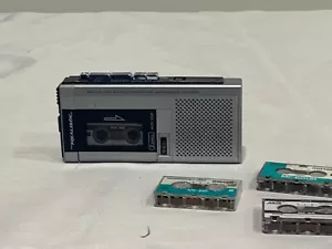 Grabadora de cinta realista con casetes - Imagen 1 de 4