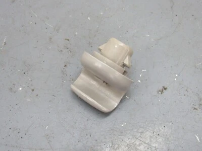 Soporte de clip para parasol Nissan 350Z 2003-2009 OEM Foto 1 de 4