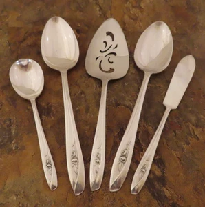 IS Silver Tulip Set of 5 Serving Pieces Spoon Vintage Silverplate Flatware Lot F - Picture 1 of 5