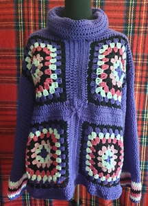 gehäkelter Pullover, selbstgemacht, mit viel Liebe - Bild 1 von 9