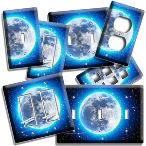LEUCHTENDER BLAUER MOND WELTRAUM STERNE LICHTSCHALTER STECKDOSE WANDPLATTE KINDERZIMMER KUNST DEKO - Bild 1 von 34