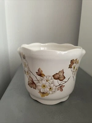 Vintage Kingston Pottery- Hull Planter Autumn Leaf - Image 1 of 4
