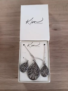 Kim Rogers Jewelry Earrings and Necklace Silver Teardrop Boxed Set new with tags - Picture 1 of 2