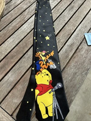 Corbata Winnie The Pooh Cuello Estrella Fugaz Mirando De Colección Disney Tigger Negro Foto 1 de 4