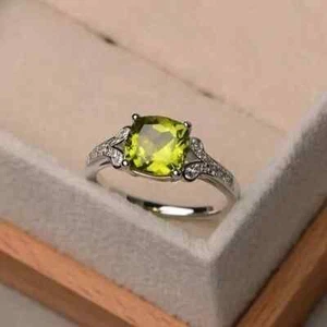Hermoso anillo de boda de peridoto natural y diamantes de oro blanco de 10 qu... - Imagen 1 de 5