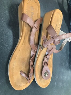 Cuñas marrón Bearpaw para mujer talla 6 Foto 1 de 4