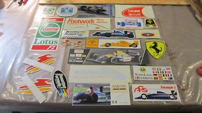 23 pegatinas originales del equipo de Fórmula Uno - de muchas fuentes en todo el mundo. Foto 1 de 4