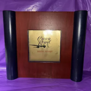 Crown Royal Special Reserve Holzuhr mit ein paar Spuren (funktioniert nicht) - Bild 1 von 10