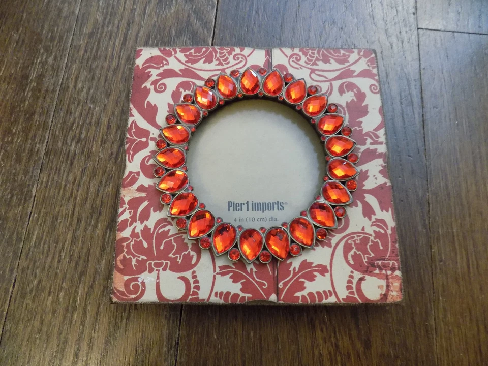 Marco de fotos Pier 1 Imports 4" madera paisley rojo estrás círculo Shabby Chic Foto 1 de 4