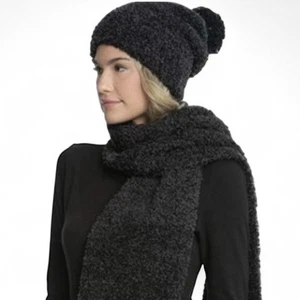 Barefoot Dreams Women’s CozyChic Carbon/Black Knit Pom Pom Hat And Scarf Set - Picture 1 of 4