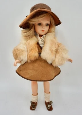 Preciosa muñeca debuteen de composición vintage de Arranbee Foto 1 de 4