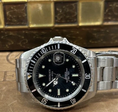 Reloj deportivo de buceo de acero inoxidable Regency de 600 pies Foto 1 de 4