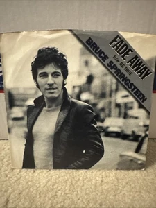 BRUCE SPRINGSTEEN FADE AWAY BE TRUE 7 INCH VINYL 45 SINGLE PS 1981 COLUMBIA - Picture 1 of 4