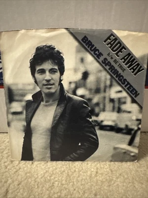 BRUCE SPRINGSTEEN FADE AWAY BE TRUE  7 INCH VINYL 45 SINGLE PS 1981 COLUMBIA - Image 1 of 4