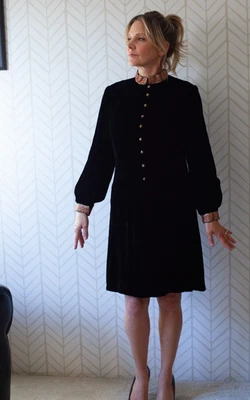 Vestido quimise vintage de terciopelo de seda negro de diseñador Siro de los años 60 para mujer Foto 1 de 4