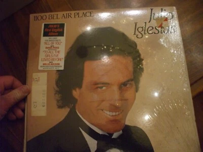 LP RECORD ALBUM  1100 BEL AIR PLACE JULIO IGLESIAS - Image 1 of 4