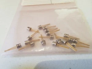 1 piece 2N918 RF TRANS NPN 15V 50mA 600MHz 200mW Through Hole TO-72 - Bild 1 von 1