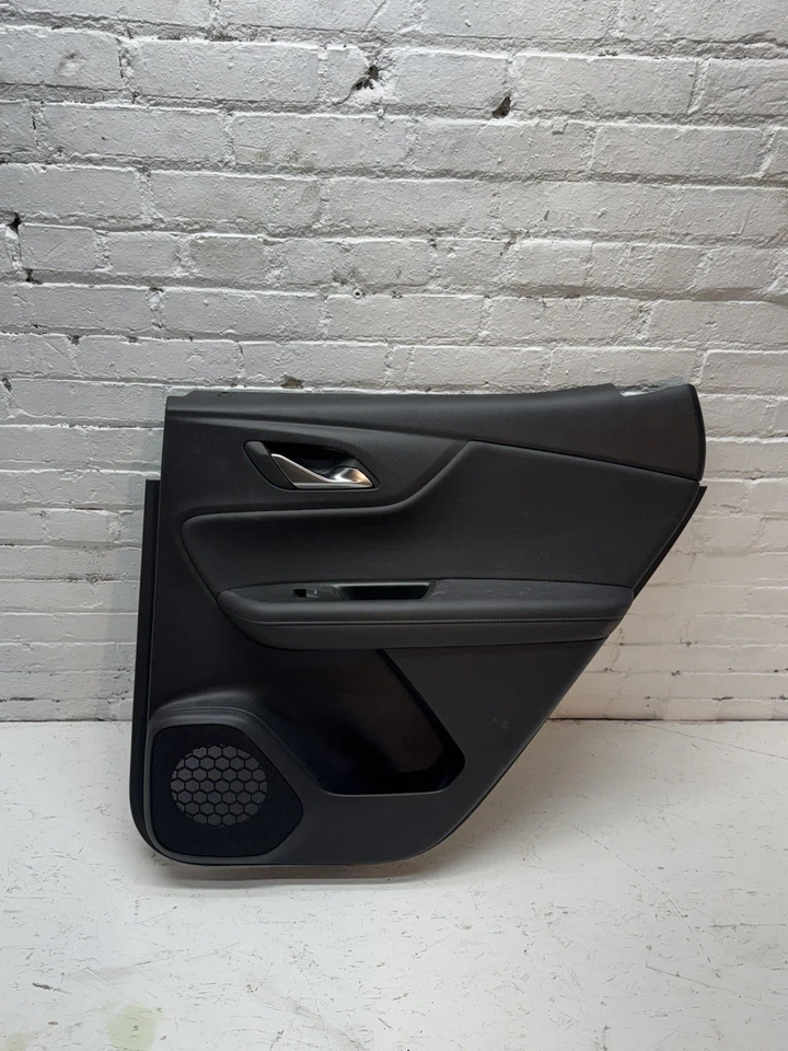 Chevrolet Blazer 2019-2023 cubierta de moldura de panel de puerta lateral trasera derecha 84997647 OEM Foto 1 de 4