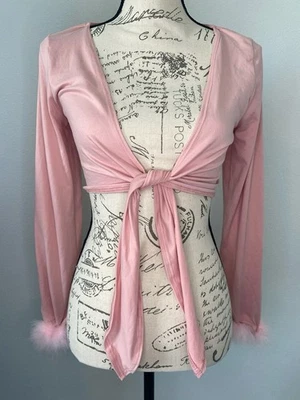 Top rosa Rue 21 para mujer talla M con puños emplumados mezcla de polietileno/spandex nunca usado Foto 1 de 4