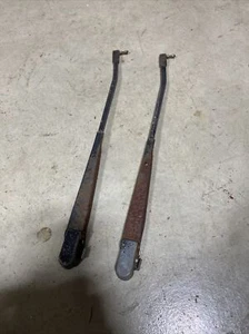 Jeep Cherokee XJ 84-96 Wiper Arms (G93) - Bild 1 von 12