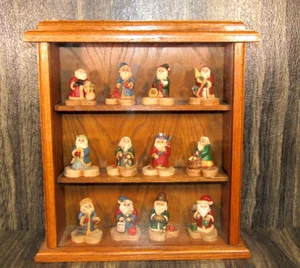 Vintage 1990's Wood World 12 Months Santa Figurines Collection & Display Cabinet - Picture 1 of 20