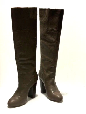 Botas de mujer Juicy Couture de cuero hasta la rodilla de moda para mujer.Zapato talla 7M Foto 1 de 4
