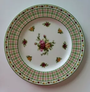 Royal Albert Old Country Roses lässig kariert 9" Salatteller - Bild 1 von 4