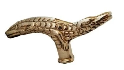 Réplica vintage de mango de cabeza de cocodrilo de latón macizo para bastón de madera Foto 1 de 4