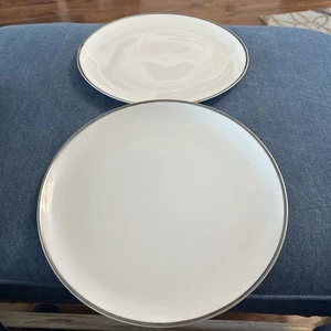 2 Vintage Harmony  House China  Moderne Dinner Plates 10.25" 3545 White Platinum - Picture 1 of 6
