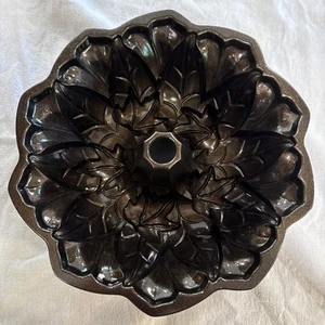 Nordic Ware Herbst Bundt Kuchenform "Harvest Leaves" EUC B2 - Bild 1 von 7